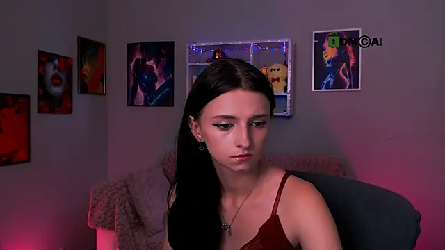 caroline honeyy online show from June 2026 12:46:01 PM