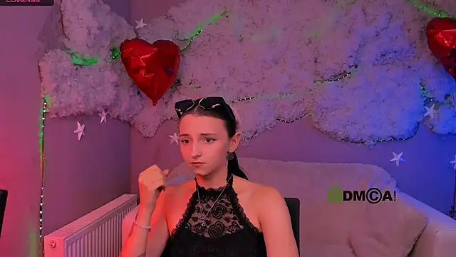 Snapshot of caroline_honeyy chatting on July 2026 07:00:02 PM caroline honeyy online show from July 2026 07:00:02 PM
