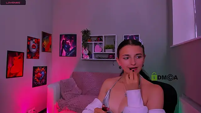 Snapshot of caroline_honeyy chatting on July 2026 12:59:01 PM caroline honeyy online show from July 2026 12:59:01 PM