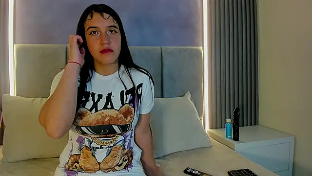 Abigail Aura online show from May 2026 01:10:02 PM