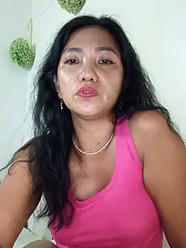 Snapshot of tinahturndo chatting on May 2026 04:28:01 PM tinahturndo online show from May 2026 04:28:01 PM