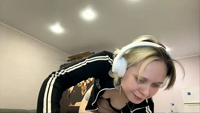 CuteLilit online show from June 2026 07:12:02 PM
