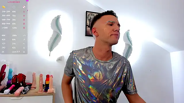 Snapshot of temptationtwink chatting on May 2026 06:40:02 PM temptationtwink online show from May 2026 06:40:02 PM
