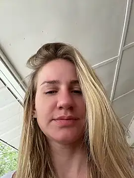 Snapshot of AnnaMist_ chatting on June 2026 05:57:01 AM AnnaMist online show from June 2026 05:57:01 AM