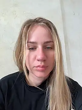 Snapshot of AnnaMist_ chatting on June 2026 06:41:02 AM AnnaMist online show from June 2026 06:41:02 AM