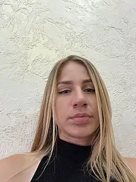 Snapshot of AnnaMist_ chatting on June 2026 05:45:01 PM AnnaMist online show from June 2026 05:45:01 PM