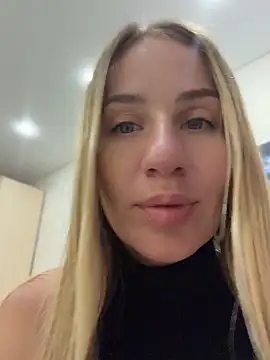 Snapshot of AnnaMist_ chatting on June 2026 05:52:01 PM AnnaMist online show from June 2026 05:52:01 PM