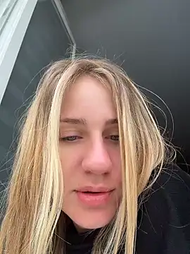 Snapshot of AnnaMist_ chatting on June 2026 02:38:02 AM AnnaMist online show from June 2026 02:38:02 AM