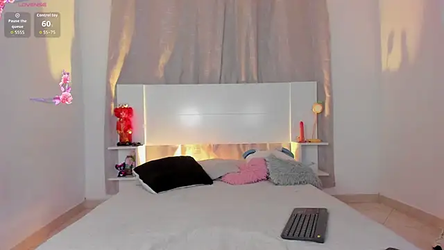sophie canbrook1 online show from June 2026 11:54:01 PM