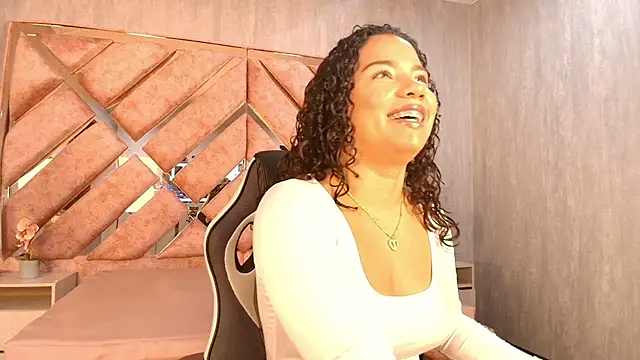 Snapshot of TamaraaHoney chatting on May 2026 12:36:02 PM TamaraaHoney online show from May 2026 12:36:02 PM