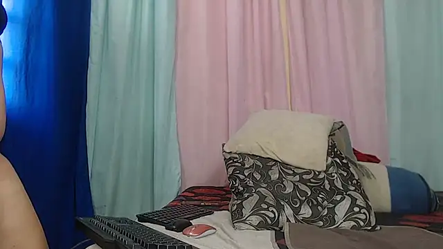 DonatelaHotCouple online show from June 2026 06:02:01 PM