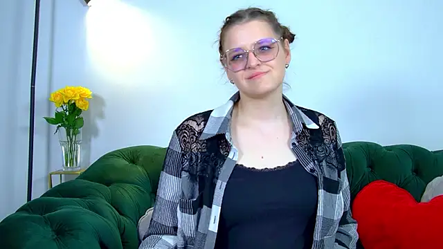 AlexaAvery online show from June 2026 06:51:02 AM