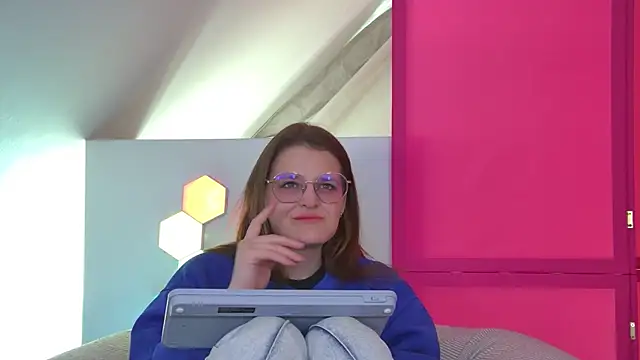 AlexaAvery online show from June 2026 06:35:02 AM