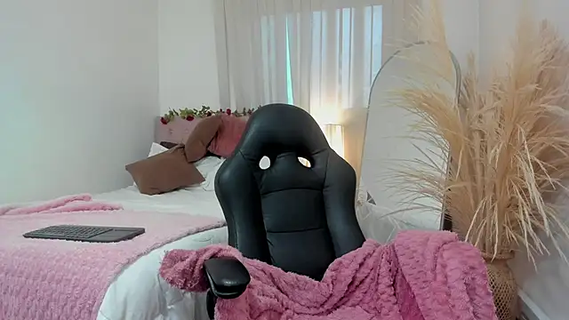 Charlotte pleasure online show from June 2026 10:45:01 AM