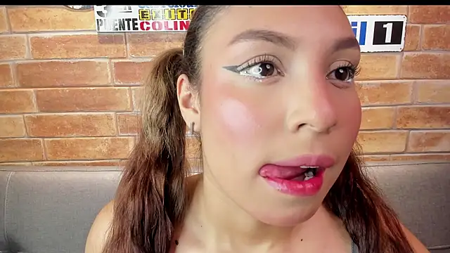 foxy antonela online show from June 2026 02:33:01 AM