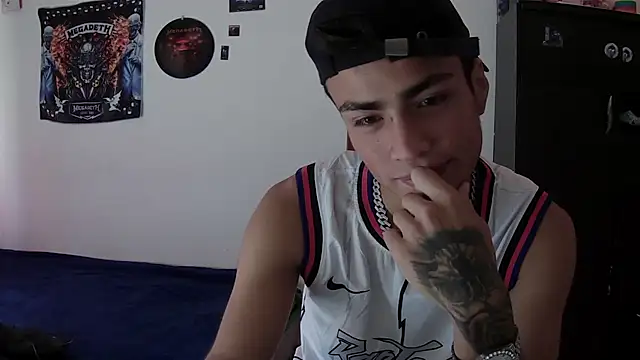 Snapshot of Fenix_hardcock chatting on May 2026 01:42:01 PM Fenix hardcock online show from May 2026 01:42:01 PM