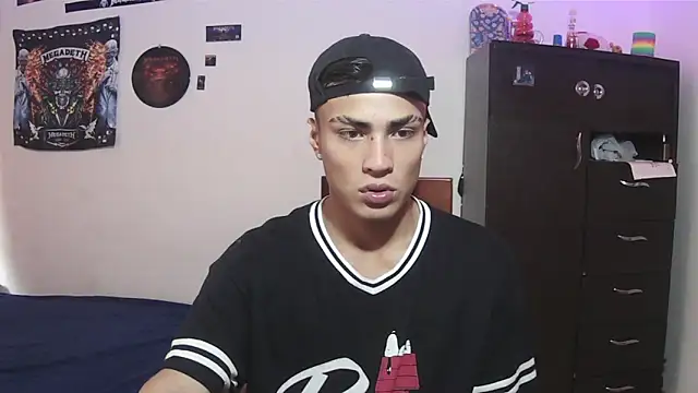 Snapshot of Fenix_hardcock chatting on June 2026 04:45:01 PM Fenix hardcock online show from June 2026 04:45:01 PM