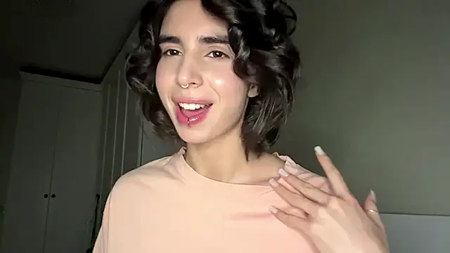 Snapshot of JessiaRuezga chatting on May 2026 12:21:02 PM JessiaRuezga online show from May 2026 12:21:02 PM