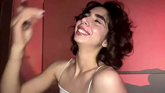 Snapshot of JessiaRuezga chatting on May 2026 01:43:02 PM JessiaRuezga online show from May 2026 01:43:02 PM
