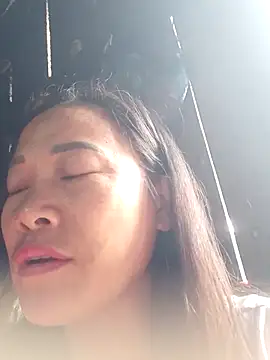 Caily-ly online show from May 2026 11:03:01 PM