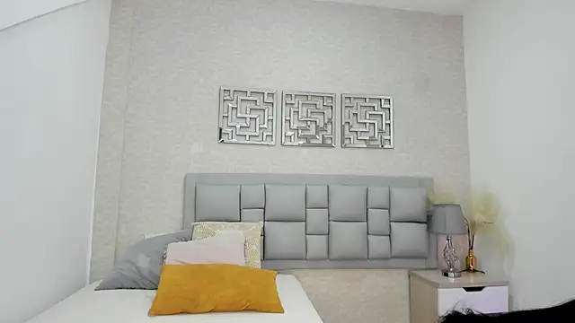 Snapshot of luna25__ chatting on June 2026 11:32:02 AM luna25 online show from June 2026 11:32:02 AM