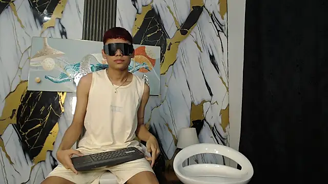 Snapshot of KING_LOVERS1 chatting on June 2026 01:11:02 PM KING LOVERS1 online show from June 2026 01:11:02 PM