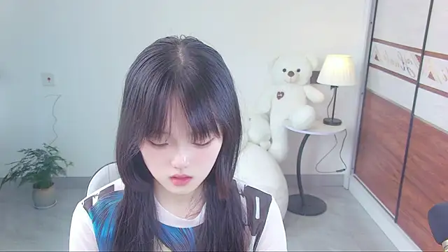 Evil-Bunny007 online show from May 2026 09:39:02 AM
