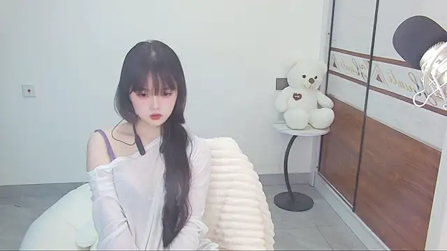 Evil-Bunny007 online show from May 2026 10:14:01 AM
