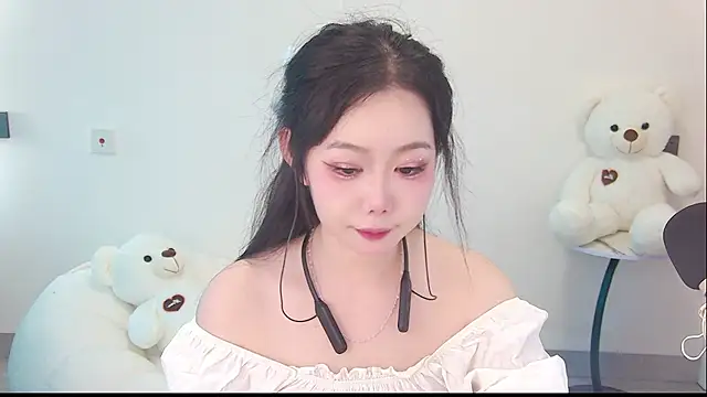 Snapshot of swie111 chatting on May 2026 03:04:01 AM swie111 online show from May 2026 03:04:01 AM