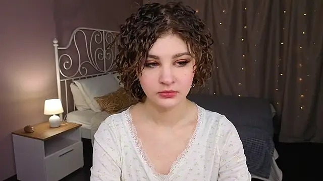 Snapshot of Kira__Fluffy chatting on May 2026 12:08:02 AM Kira Fluffy online show from May 2026 12:08:02 AM