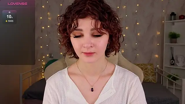 Snapshot of Kira__Fluffy chatting on June 2026 02:24:02 AM Kira Fluffy online show from June 2026 02:24:02 AM