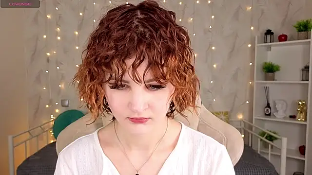 Snapshot of Kira__Fluffy chatting on June 2026 12:04:01 AM Kira Fluffy online show from June 2026 12:04:01 AM