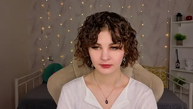 Snapshot of Kira__Fluffy chatting on June 2026 12:08:02 AM Kira Fluffy online show from June 2026 12:08:02 AM