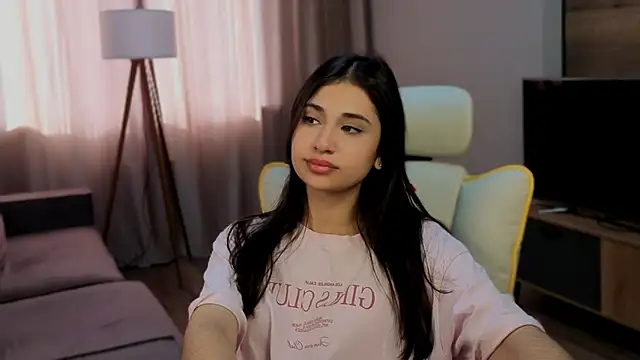 honeylanaa online show from June 2026 04:46:02 AM