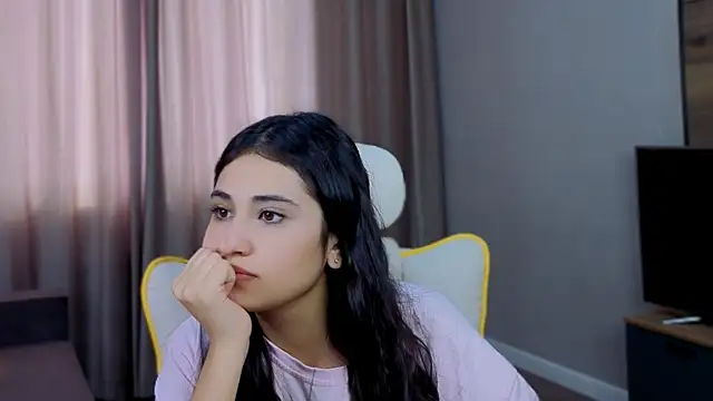 honeylanaa online show from May 2026 04:23:01 AM