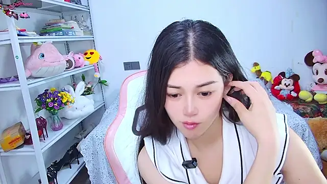 QinQin-888 online show from June 2026 11:10:01 AM