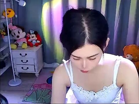 QinQin-888 online show from May 2026 01:19:01 PM