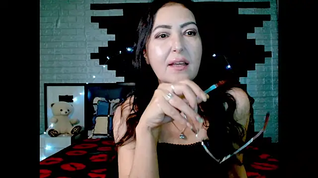 Ada Vera online show from June 2026 11:05:01 AM