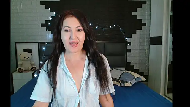 Ada Vera online show from July 2026 01:02:01 PM