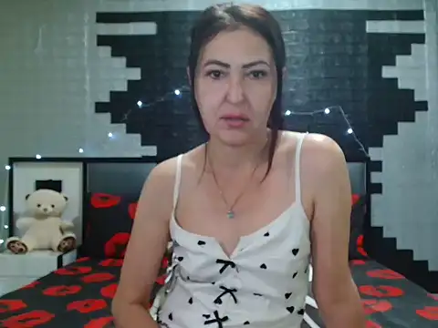 Ada Vera online show from June 2026 12:15:02 PM