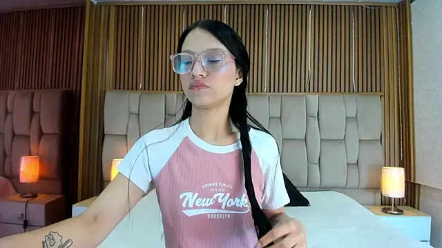 Snapshot of SophiieCalloway1 chatting on May 2026 01:32:01 PM SophiieCalloway1 online show from May 2026 01:32:01 PM