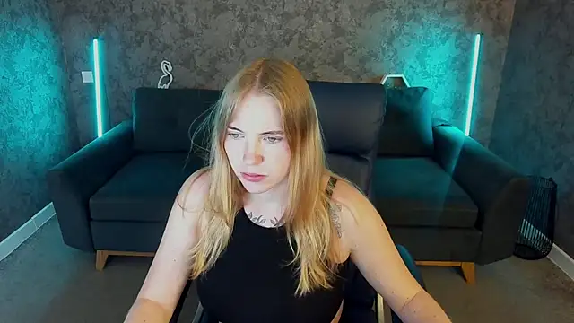 Snapshot of NikkyReyyy chatting on May 2026 05:38:01 AM NikkyReyyy online show from May 2026 05:38:01 AM