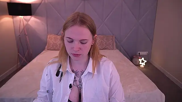 Snapshot of NikkyReyyy chatting on May 2026 05:37:02 AM NikkyReyyy online show from May 2026 05:37:02 AM