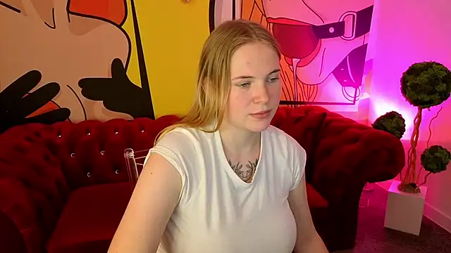Snapshot of NikkyReyyy chatting on June 2026 06:07:01 AM NikkyReyyy online show from June 2026 06:07:01 AM