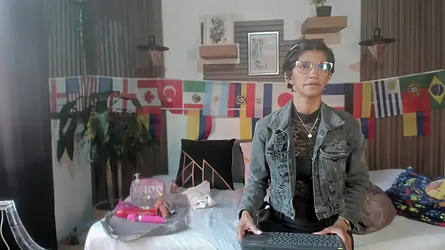 Evaa campbell online show from June 2026 12:10:02 PM