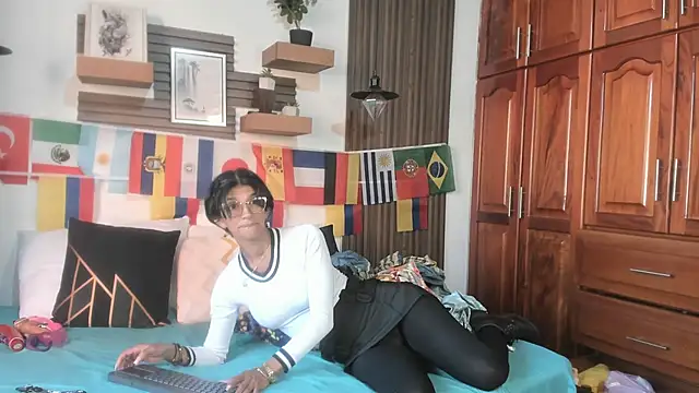 Evaa campbell online show from June 2026 12:22:01 PM