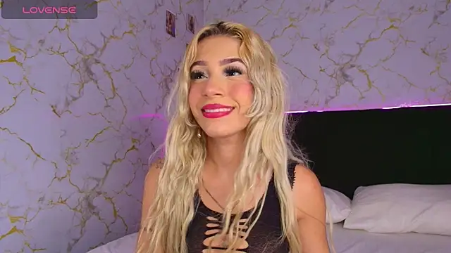 cinniaa  online show from June 2026 01:43:01 AM