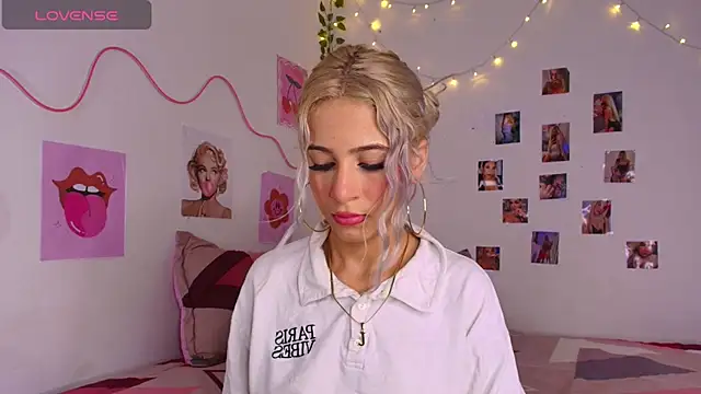 cinniaa  online show from May 2026 12:08:02 AM