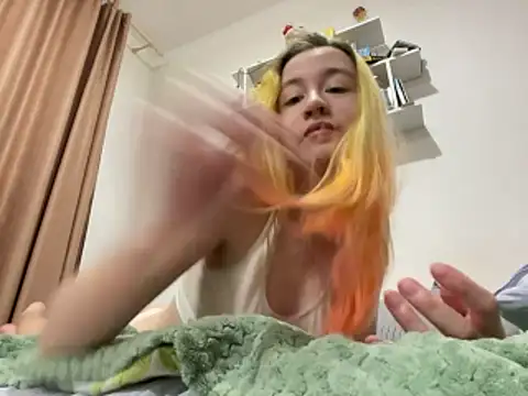 Emilya201 online show from May 2026 12:52:02 AM
