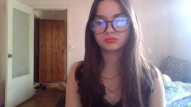 Snapshot of Bellochka201 chatting on June 2026 08:43:02 AM Bellochka201 online show from June 2026 08:43:02 AM